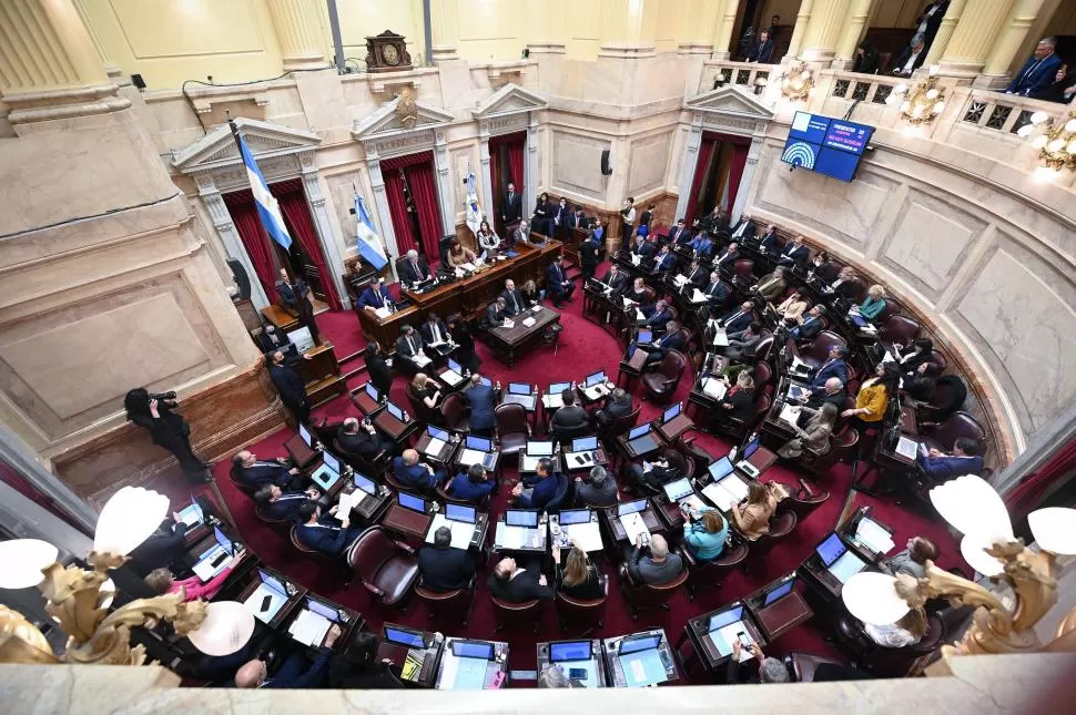 MINUTOS. Cristina abrió la sesión y mantuvo reuniones en su oficina. 