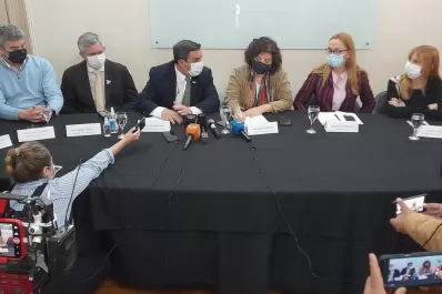 Carla Vizzotti confirmó que el brote de neumonía en Tucumán es por legionella