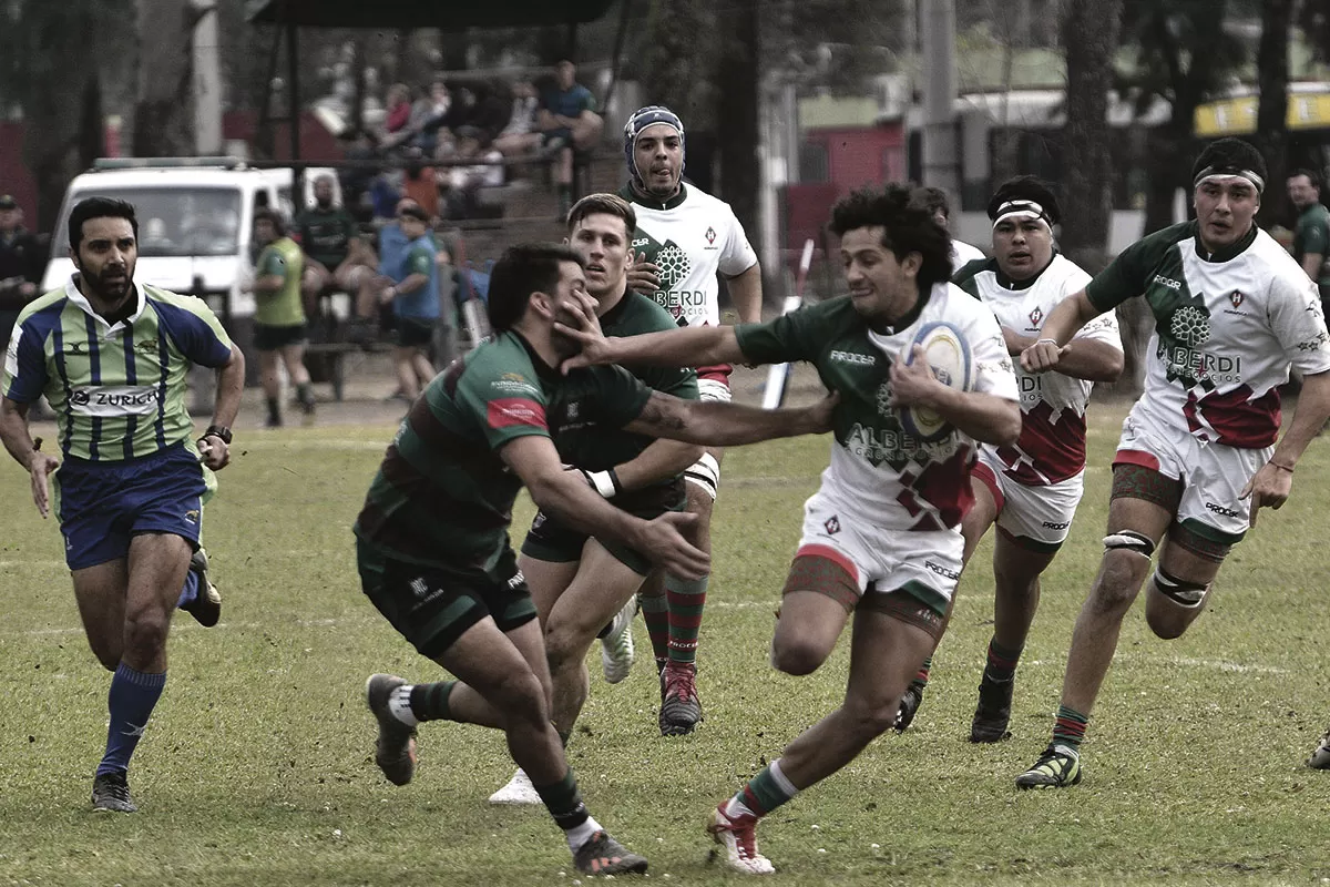 HAND OFF. Huirapuca se sacó de encima a Mar del Plata RC, campeón de la región Pampeana, y ahora viajará a Paraná.