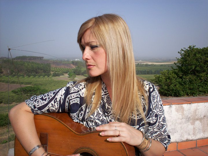 MARIELA NARCHI. La voz de los tangos románticos.  