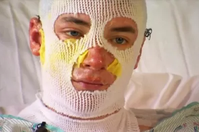 Un tío no dudó en meterse en medio de las llamas para rescatar a su sobrina de 8 años