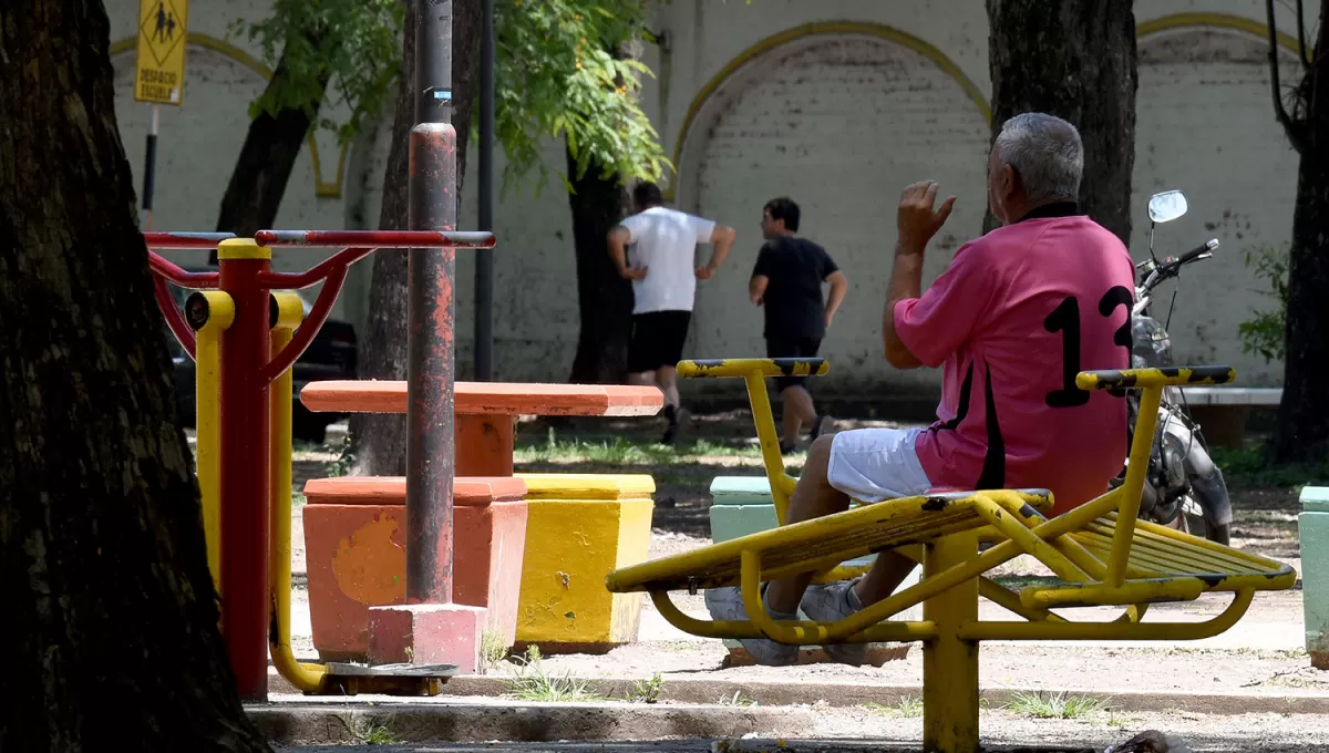 AL SOL. El estado del tiempo permitirá a los tucumanos disfrutar de los espacios que ofrece el parque Avellaneda. 
