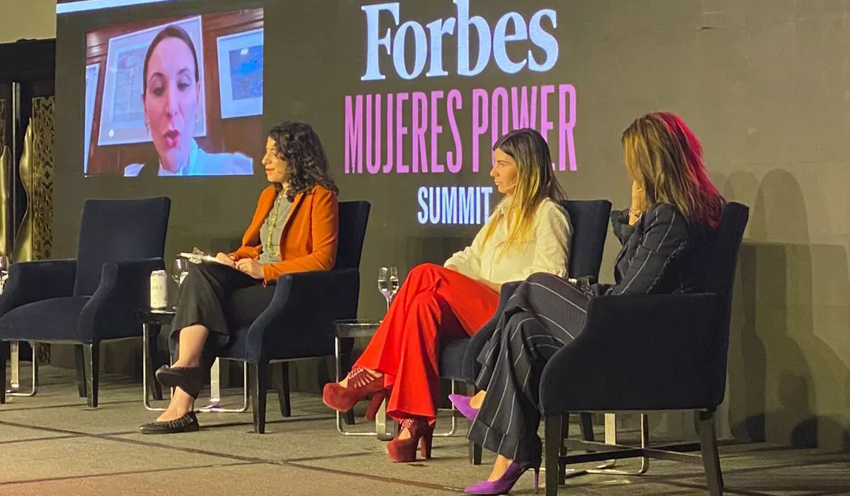 CHARLA. La gerenta general de la compañía azucarera Los Balcanes, Catalina Rocchia Ferro, disertó en un evento organizado por la revista Forbes.