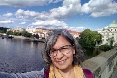 Cerró el consultorio, vendió todo y salió a recorrer el mundo