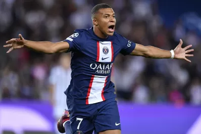 Con un doblete de Mbappé, PSG superó a la Juventus en Francia