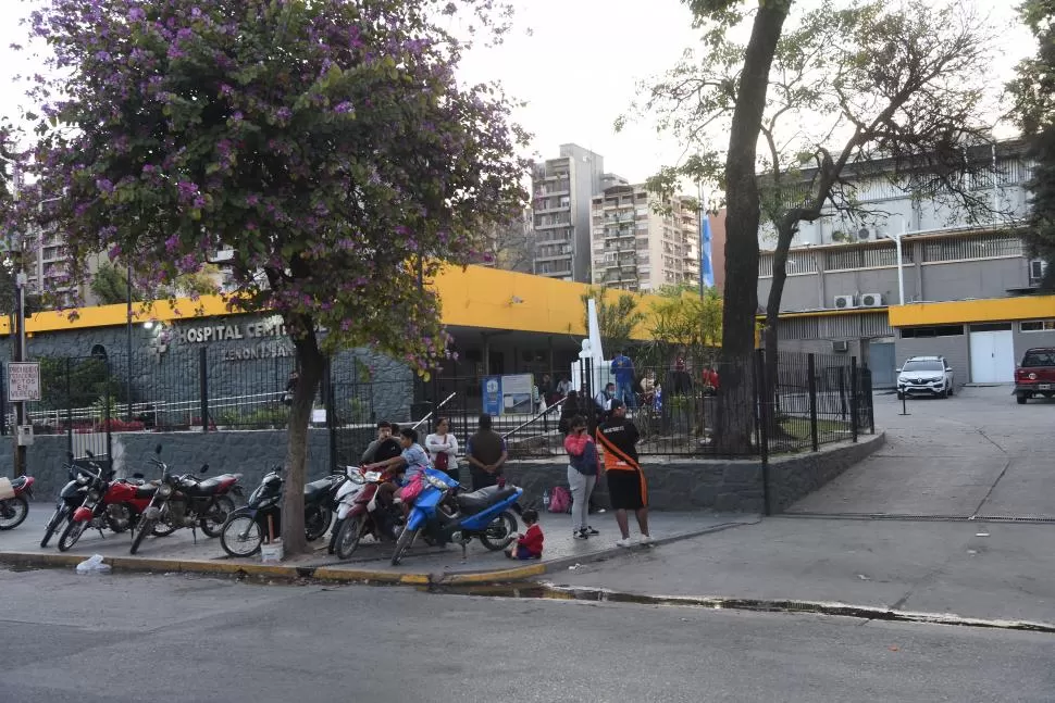 CENTRO DE SALUD. Los pacientes del sanatorio privado Luz Médica fueron trasladados al Centro de Salud. 