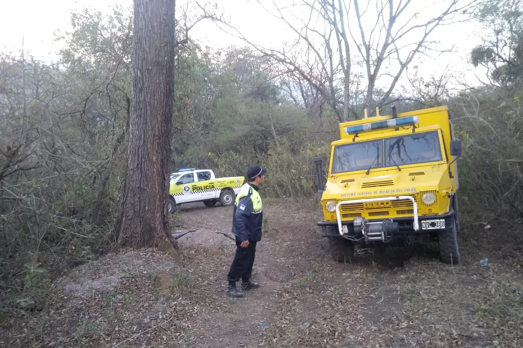 Combaten un incendio en una zona inaccesible de Sauce Yacu