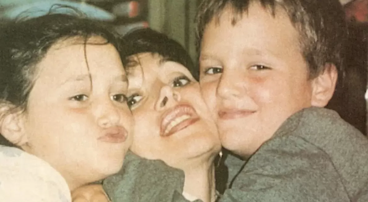 Gilda junto a sus dos hijos, Mariel y Fabricio 