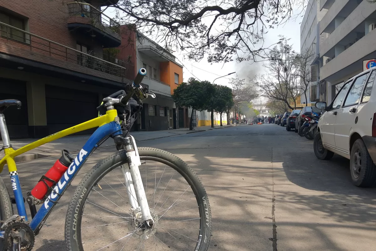 TRÁNSITO CORTADO. Por la protesta frente al edificio de Luz Médica, en Marcos Paz al 900. 