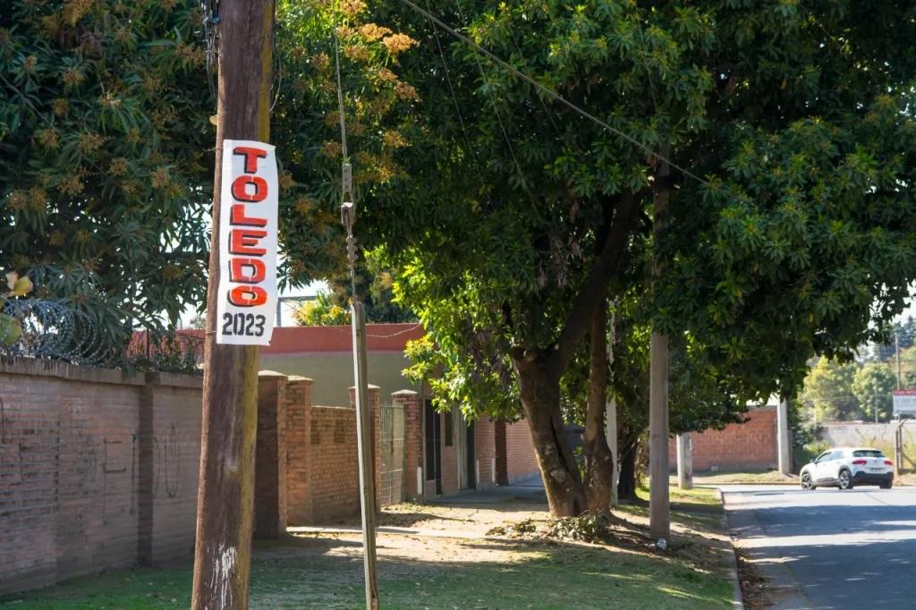 Polémica en Yerba Buena: una foto viral, un pasacalles de Roberto Sánchez y la explicación oficial