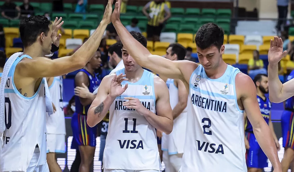 AVANZA. La Argentina derrotó a Venezuela, y jugará las semifinales de la AmeriCup.