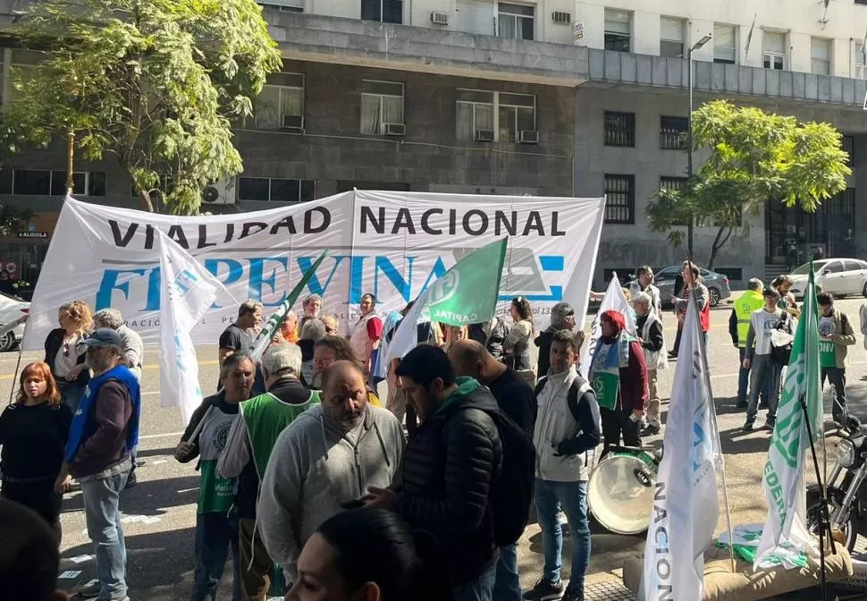 MARCHA VIAL. Empleados de Vialidad apoyaron a Cristina. Diario Hoy