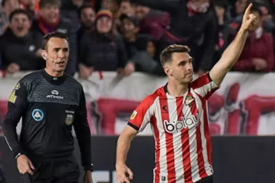 Un gol de lujo de Boselli le dio el triunfo a Estudiantes ante Racing