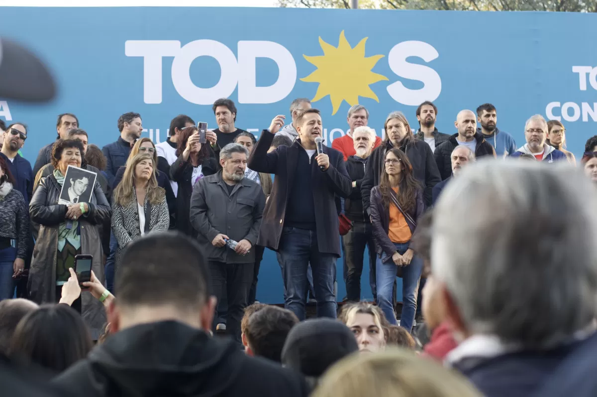 ACTO DEL FRENTE DE TODOS. En Parque Lezama, oficialistas expresaron su apoyo a Cristina Kirchner. Foto de Twitter @marianorecalde