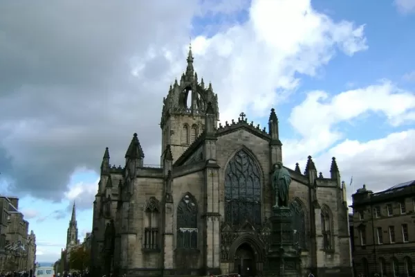 Una reina que tuvo que adaptar la monarquía al ritmo de los tiempos