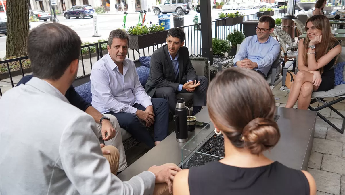 EN WASHINGTON. Sergio Massa participó de una charla junto a estudiantes argentinos que trabajan en la capital estadounidense. 