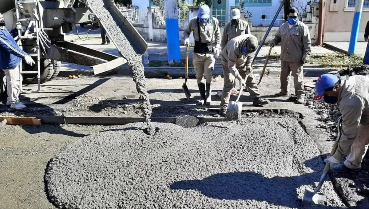 REPAVIMENTACIÓN. Obras Públicas municipal trabaja desde hace semanas en diferentes calles del microcentro de la ciudad.