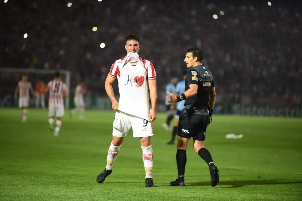 GOLEADOR. Miritello fue el autor del gol tras un cabezazo perfecto. LA GACETA/FOTO DE DIEGO ARÁOZ