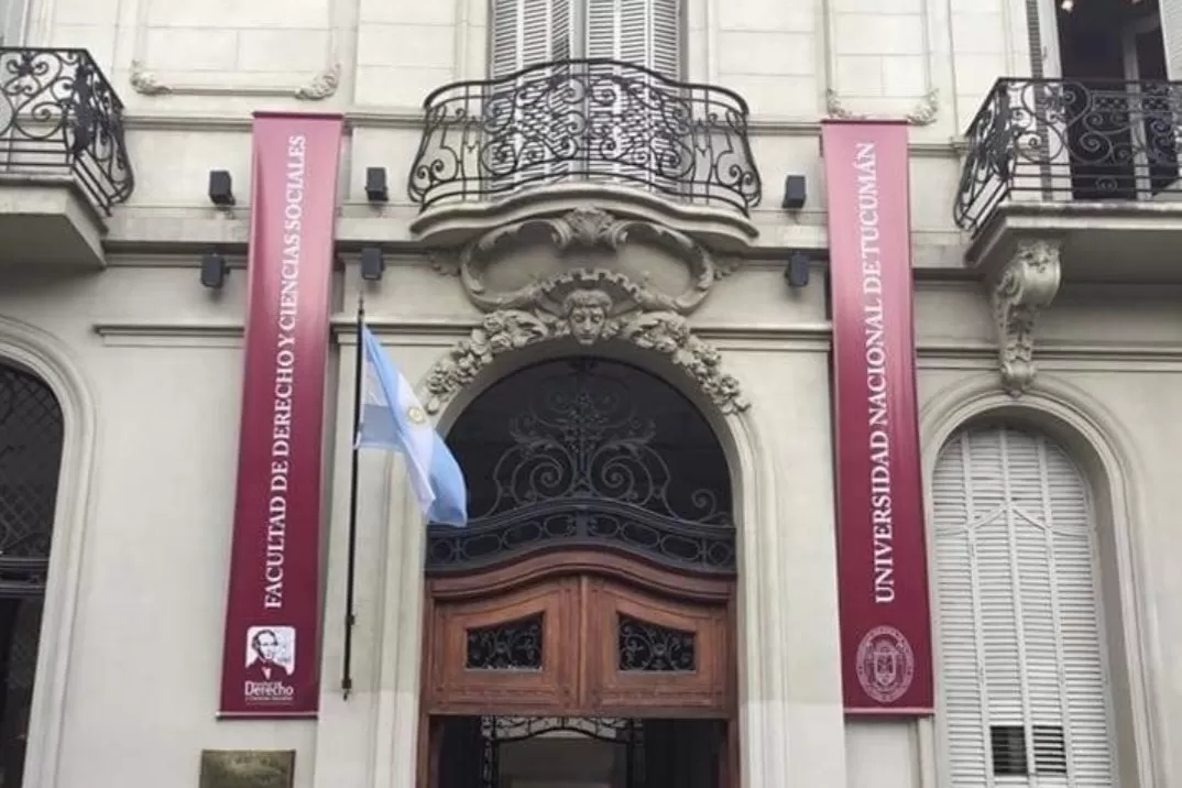 FACULTAD DE DERECHO DE LA UNT