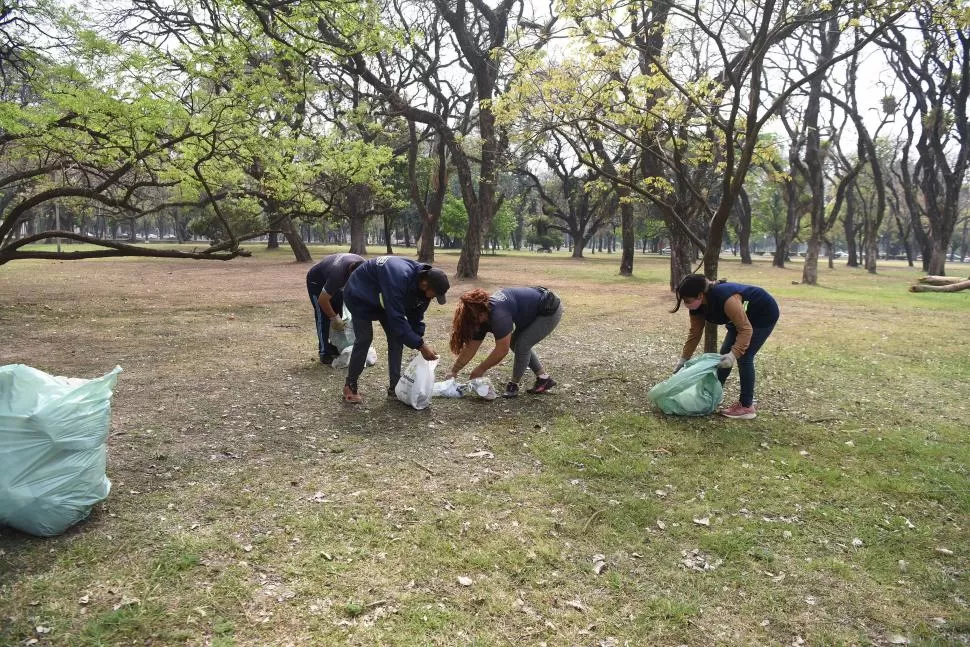 POR EL PLANETA. Voluntarios levantarán residuos en toda la provincia. LA GACETA / FOTO DE Analía Jaramillo