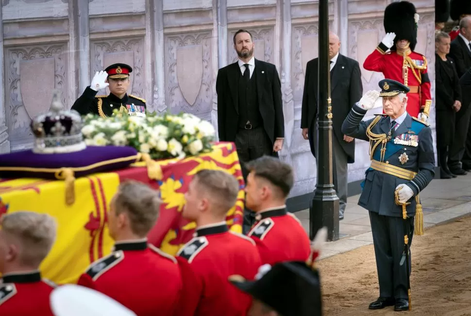 GRAN SALÓN. Westminster Hall es el edificio más antiguo del Parlamento. A lo largo de 900 años, bajo su magnífico techo, se desarrollaron instituciones centrales la historia británica. 