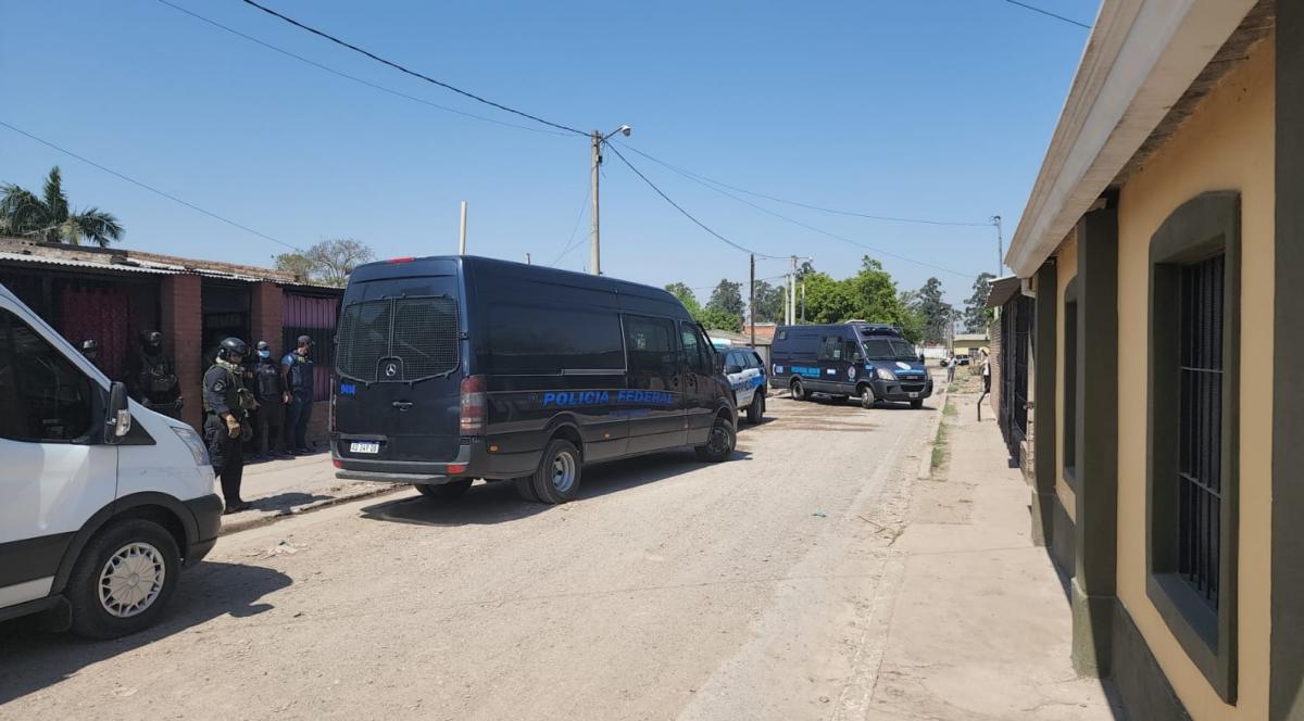 Desbaratan un quiosco de drogas en Alderetes: el jefe daba instrucciones desde una comisaría