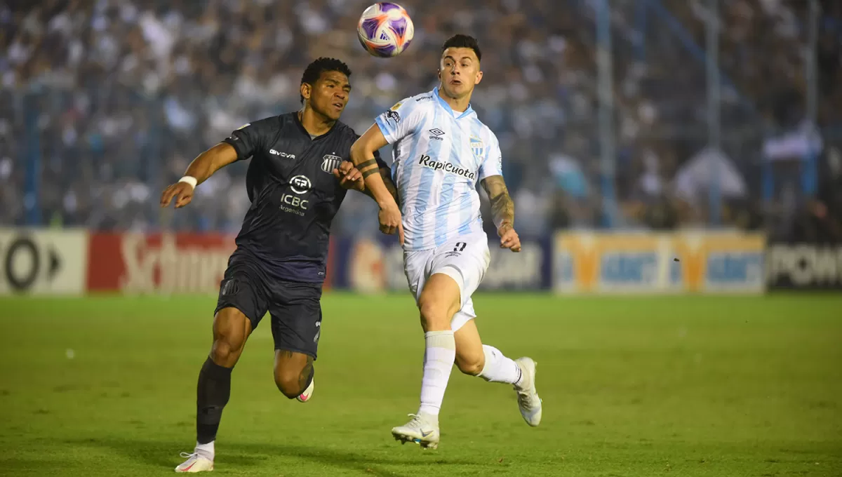 PARTIDO LUCHADO. Augusto Lotti tuvo un buen ingreso, ocasionó una jugada de peligro que por poco no terminó en gol de Mateo Coronel y se combinó bien con Puch. 