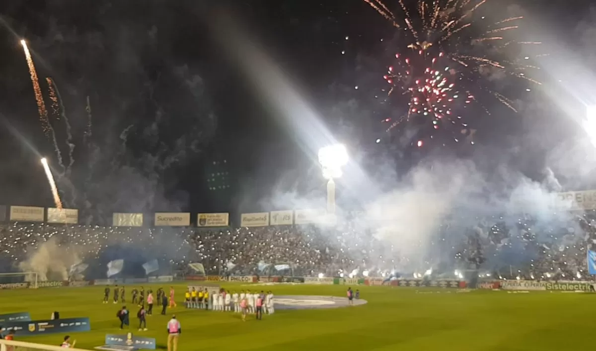 NO VA MÁS. Los dirigentes de Atlético se propusieron evitar el ingreso de los violentos al estadio José Fierro.