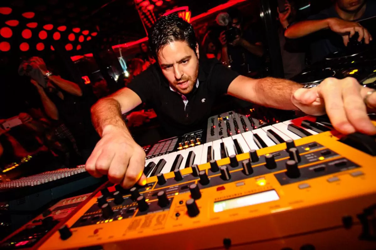 El Dj brasileño Gui Boratto, en Las Cañas