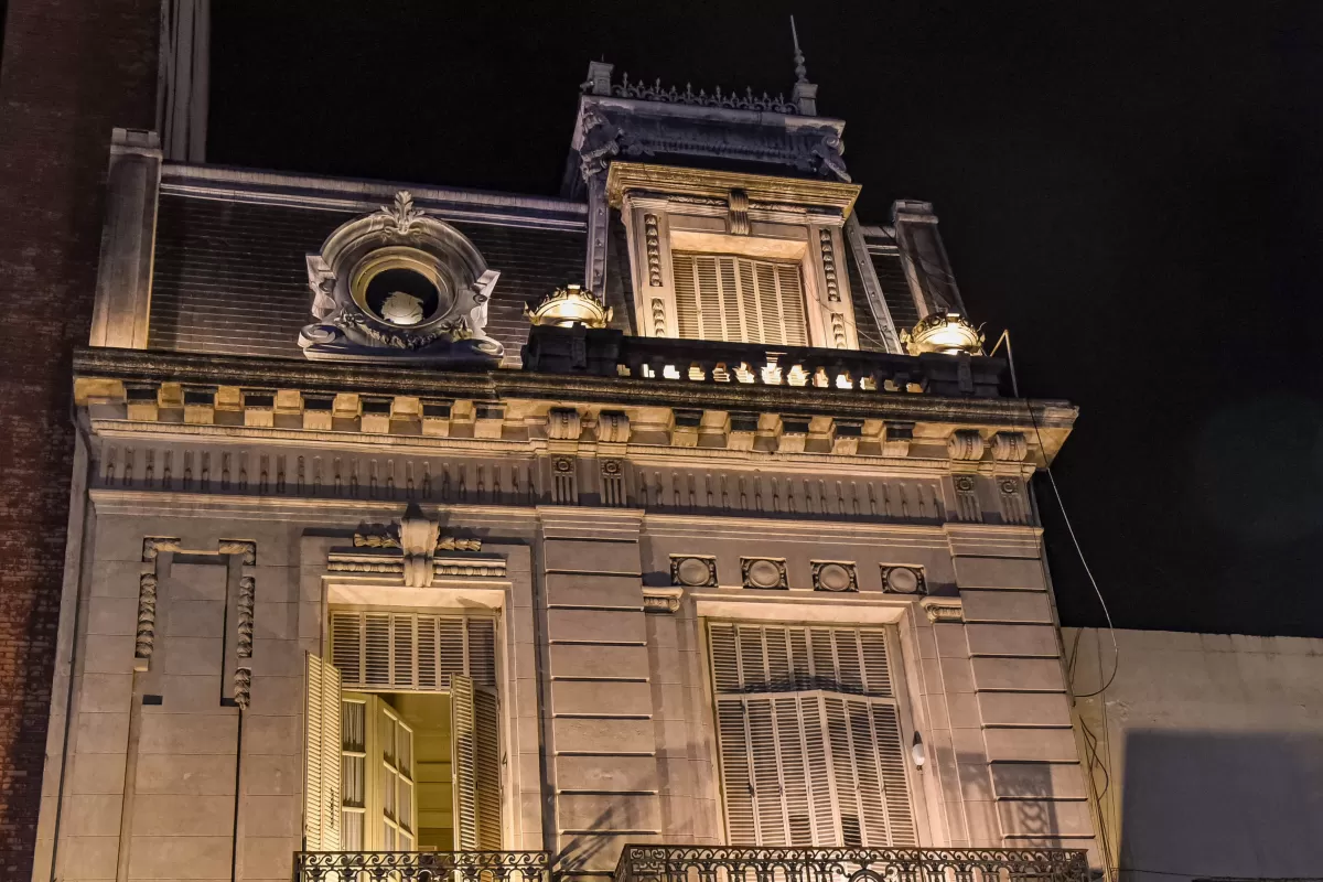 Se renovó la iluminación en el Centro Cultural Rougés