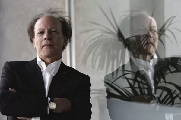 Javier Marías, muerto natural y vivo literario