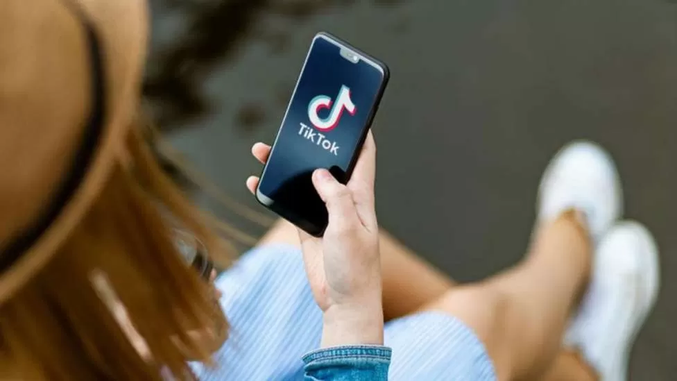 LA PLATAFORMA DE MODA. TikTok es cada vez más utilizada para obtener información entre los jóvenes.