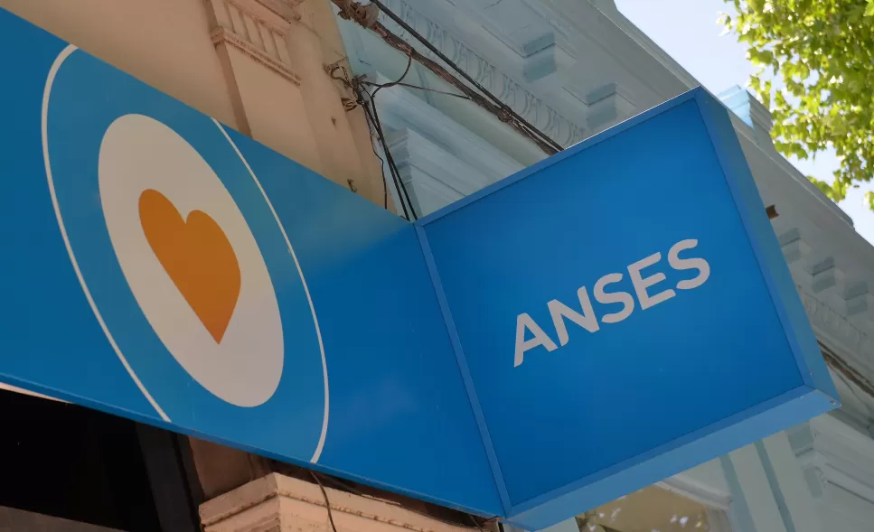 Anses y el calendario para jubilados, pensionados, beneficiarios de AUH y otras prestaciones: quiénes cobran mañana