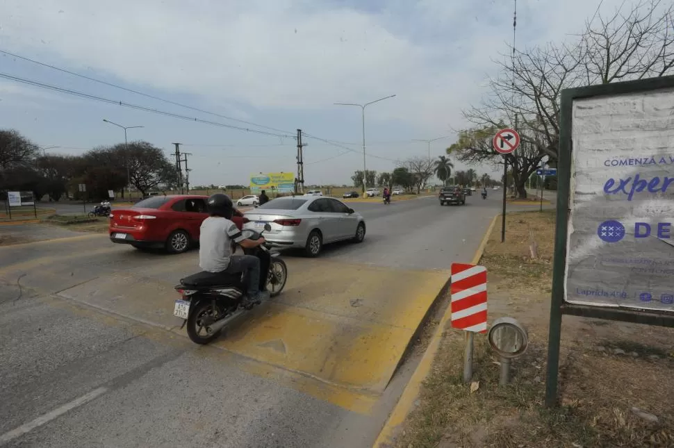 LOMADAS. Los reductores de velocidad no evitaron que siga habiendo accidentes en Perón y Bascary.  