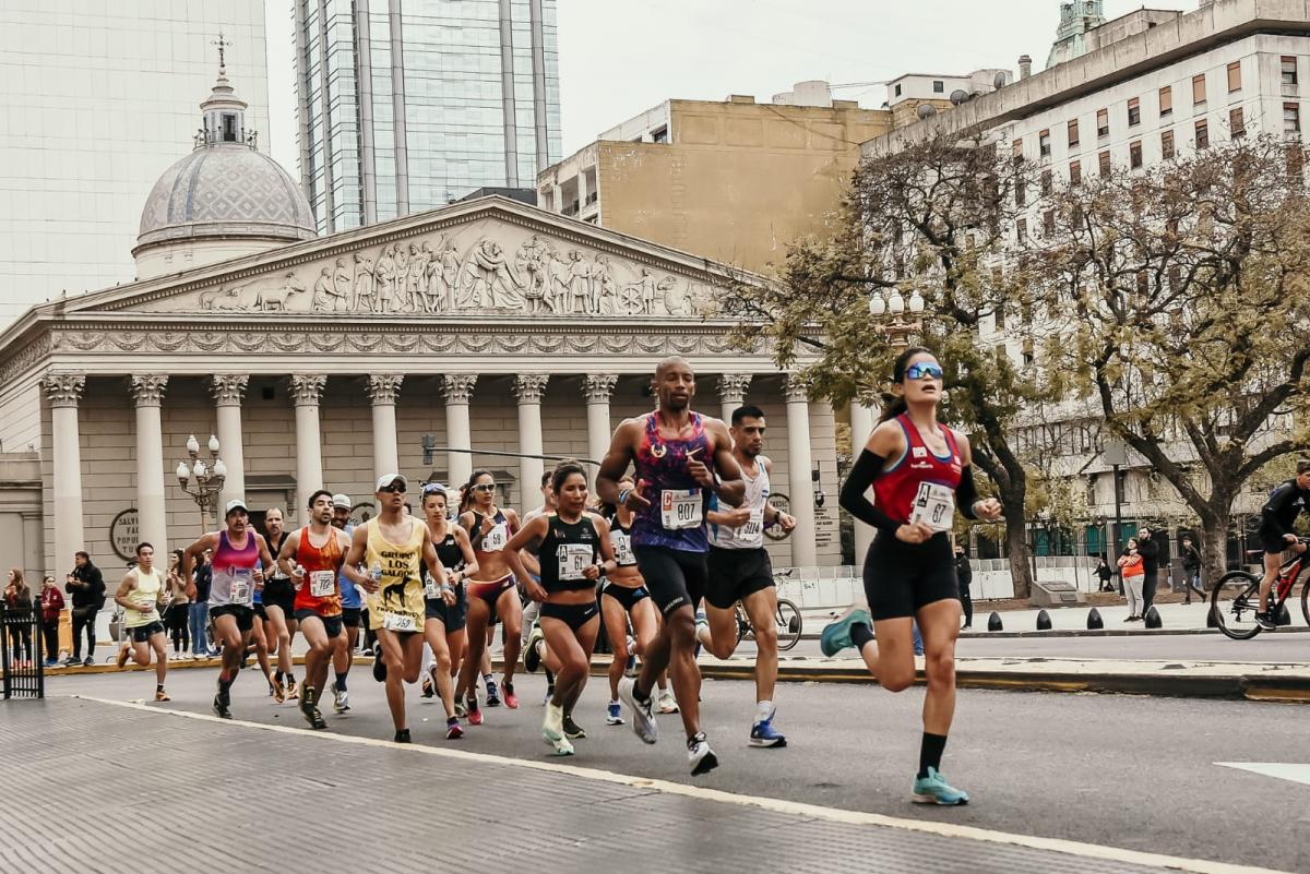 Atletas tucumanos participaron de la Maratón de Buenos Aires