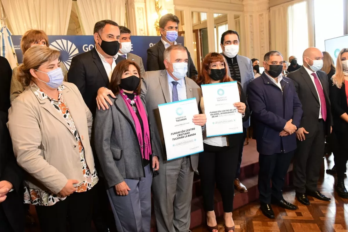 EN CASA DE GOBIERNO. El gobernador Jaldo encabezó el acto. Foto de Comunicación Pública