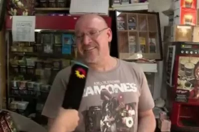 Un kiosquero se emocionó al contar que remata figuritas del Mundial para que los chicos llenen el álbum