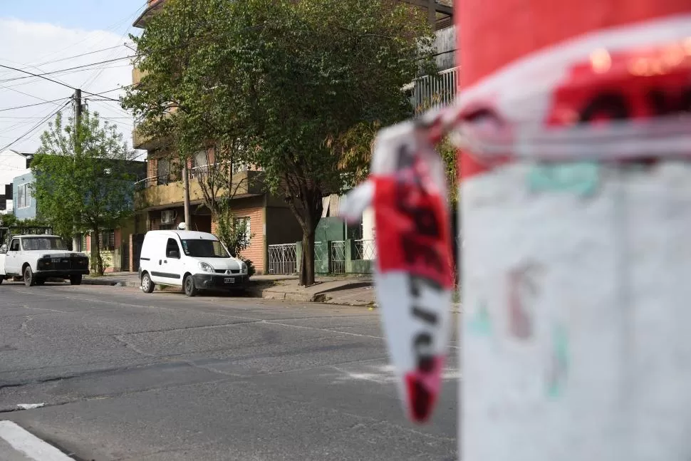 TRANQUILIDAD. Los vecinos dicen que cuando no hay partido la zona de la plaza no es muy concurrida.  