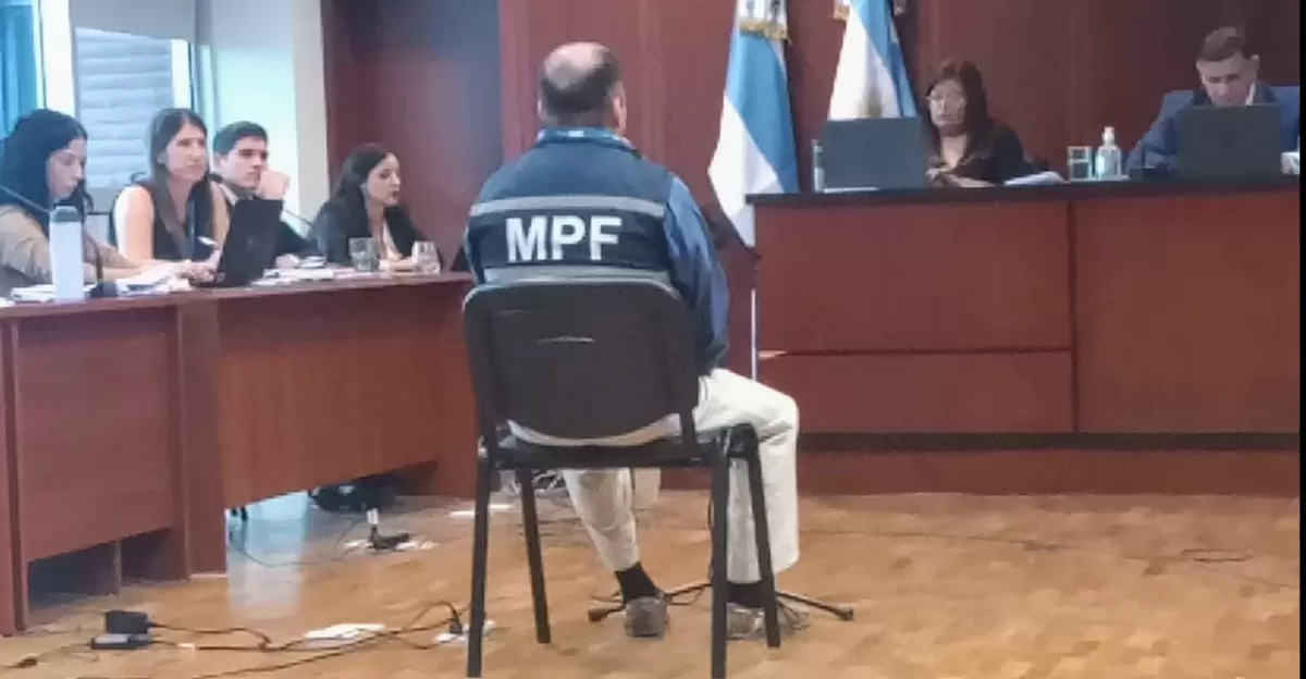 INVESTIGADOR. Un empleado judicial testifica en la causa contra Los Gallos Finos. Foto de Prensa MPF