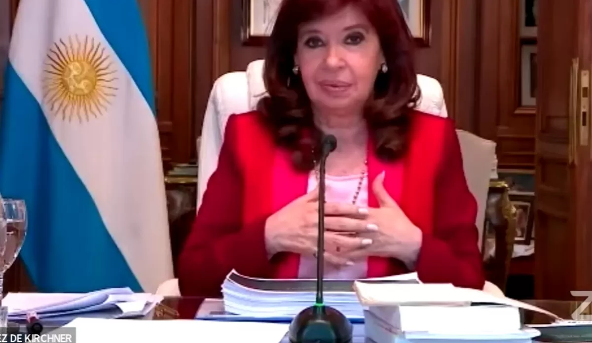 CRISTINA KIRCHNER. La vicepresidenta asumió hoy su propia defensa.