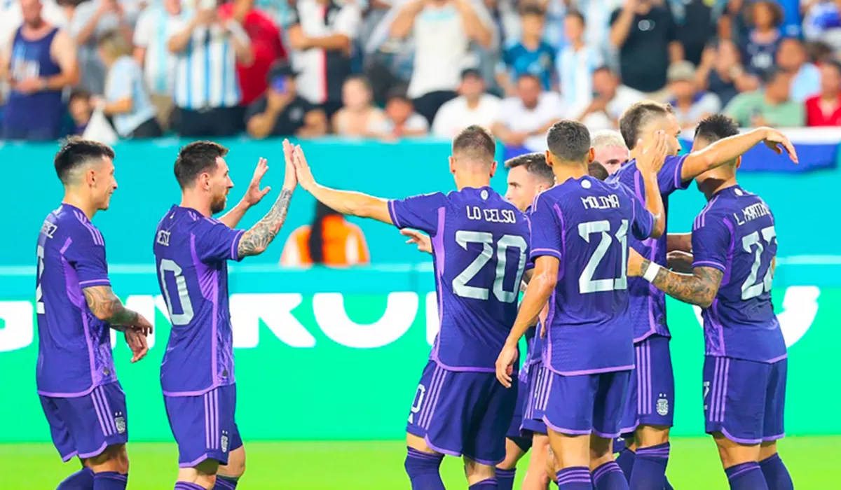 AMISTOSO. La Selección le gana fácil a Honduras 3 a 0, con dos goles de Messi.