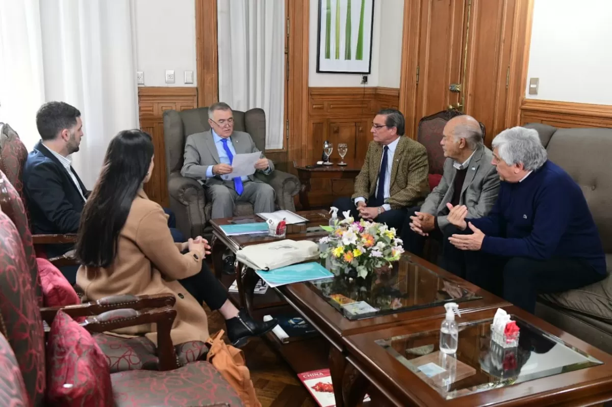 REUNIÓN EN CASA DE GOBIERNO. Jaldo analizó el avance del proyecto de ampliación del Parque Nacional Aconquija. Foto de Comunicación Pública