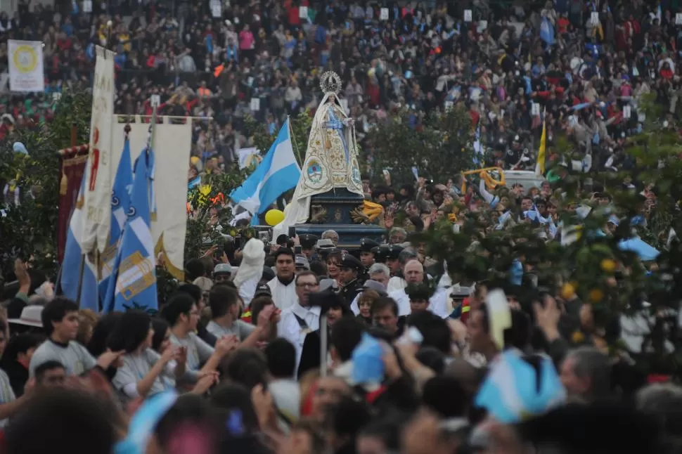 COMO ANTES. Este año regresa la tradicional procesión con la Virgen. la gaceta / foto de analia jaramillo (archivo)