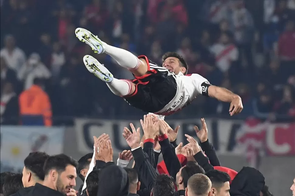 EN ANDAS. Ponzio tuvo una despedida a la altura de su trayectoria como jugador. 