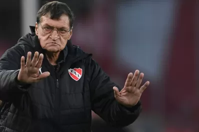 Por qué Julio César Falcioni no dirigió a Independiente ante Newell´s