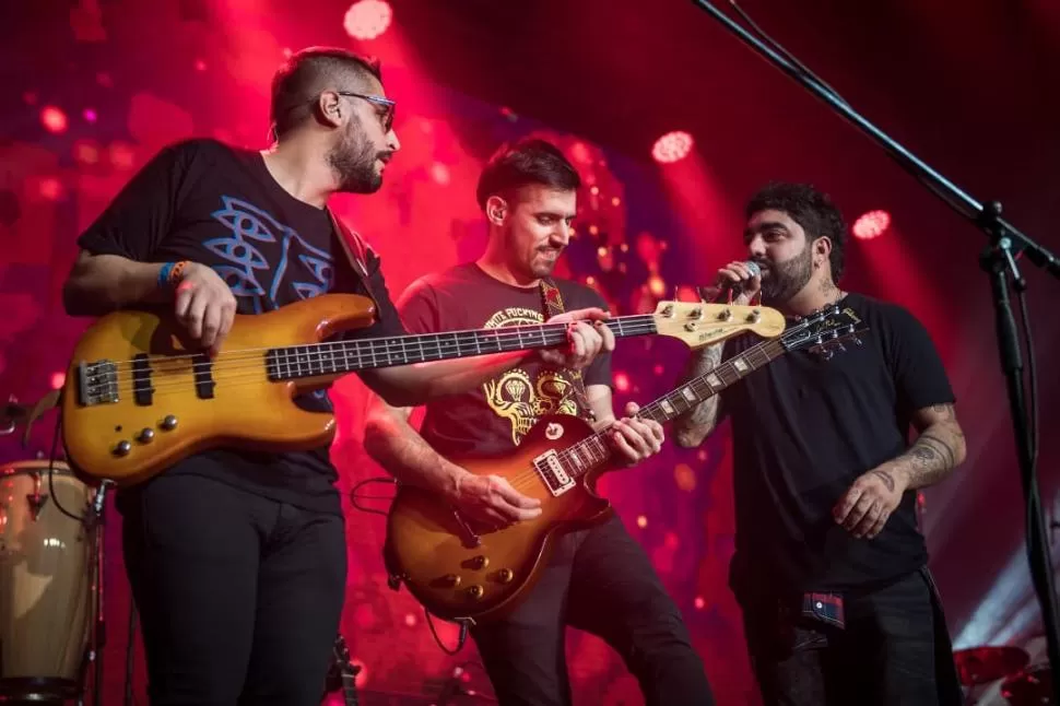BANDA EN ASCENSO. Los músicos platenses de Cruzando el Charco recibieron una nominación a los Gardel y siguen sumando fans  