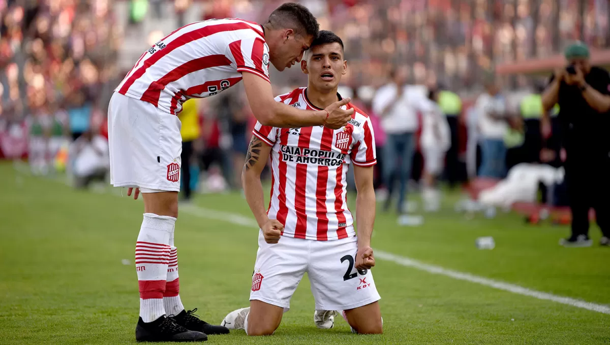 EL SUEÑO DEL NENE. Mauro Verón anotó su primer gol con la camiseta de San Martín y estalló de emoción en La Ciudadela.