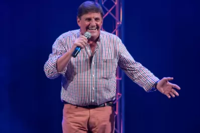 Adolfo Nicolaus invita a decir “Se acabó la tristeza”