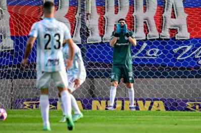 Carlos Lampe le deseó suerte a Atlético Tucumán desde París y con una foto espectacular