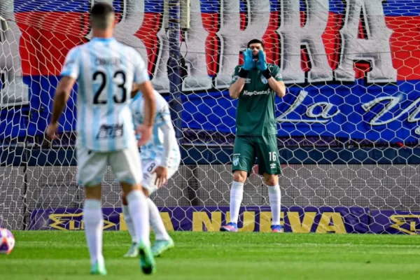 Carlos Lampe le deseó suerte a Atlético Tucumán desde París y con una foto espectacular
